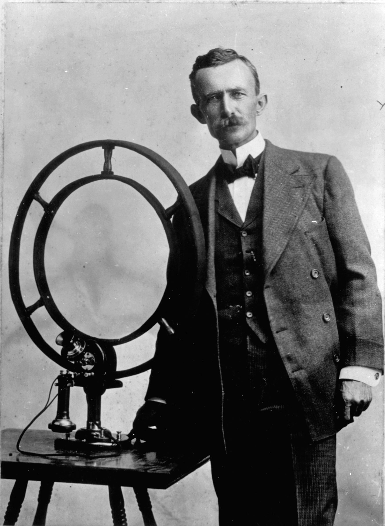 Inventor, Nathan Stubblefield, with wireless telephone.