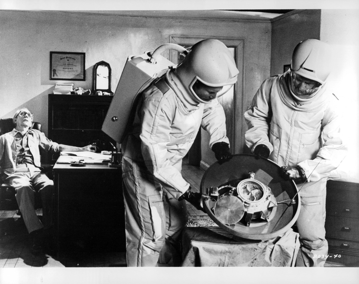 Still of Arthur Hill and James Olson in The Andromeda Strain (1971)